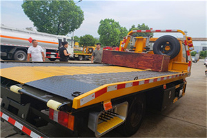 称多附近拖车电话号码服务